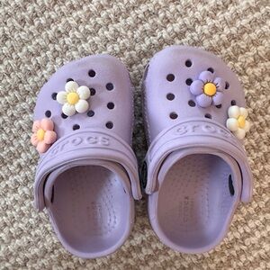CROCS Kids Lavender Clogs with Daisy Jibbitz